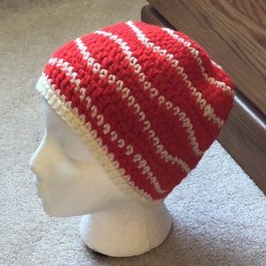NWOT Crochet Hat Handmade Wave Design Red/Cream